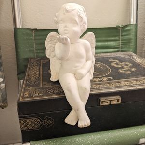 Vintage White Cherub Shelf Sitter Blowing Kiss Floral Head Band Scioto Mold 6.5"